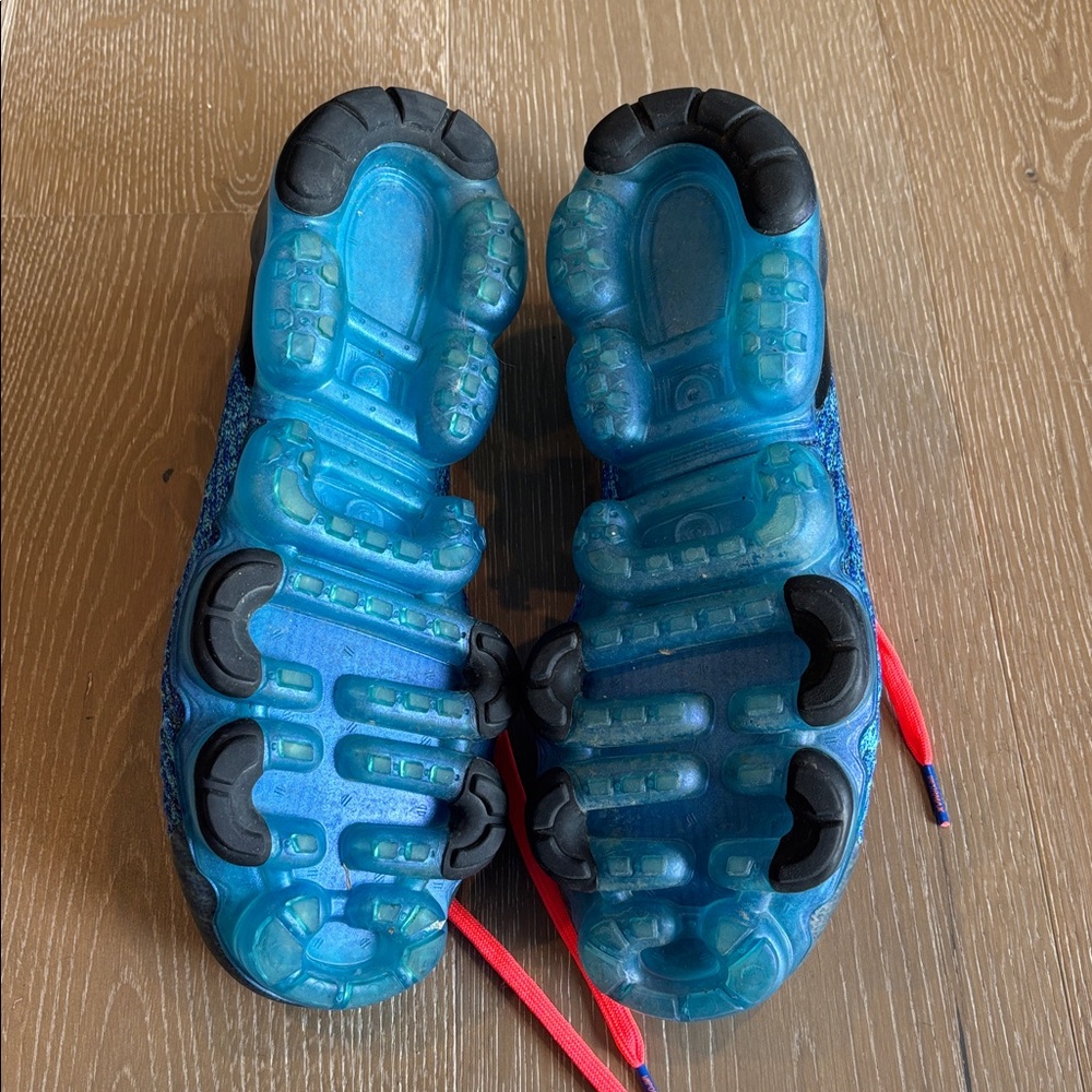 EUC Nike Air VaporMax Flyknit 3 in Blu Fury/Bright Crimson 11 - Picture 6 of 6